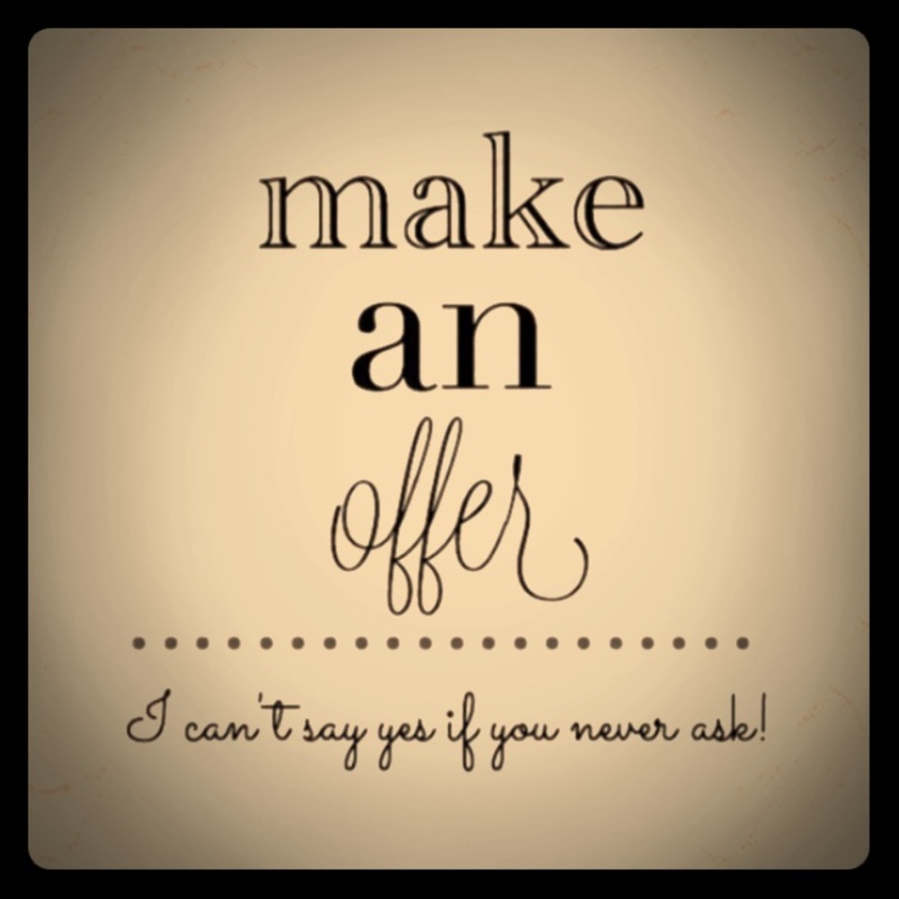 MAKE AN OFFER ♥️